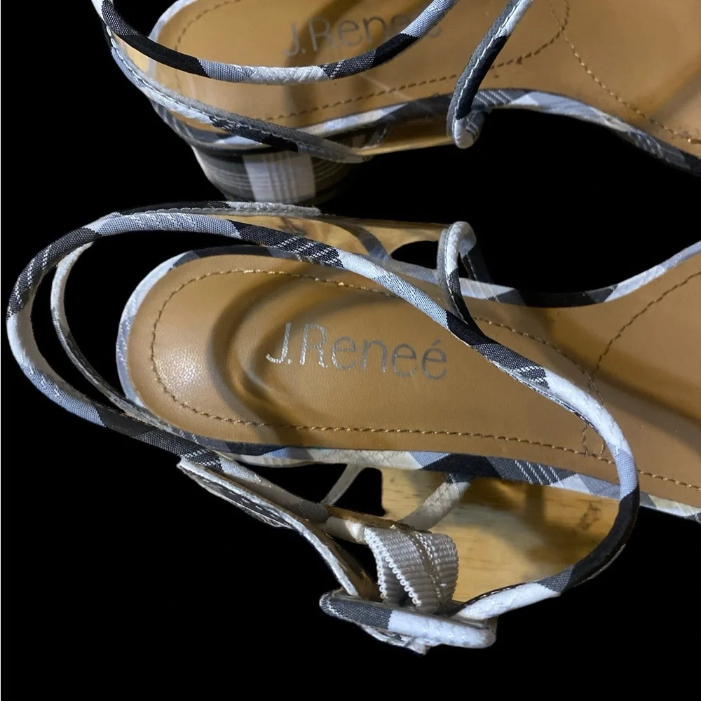 J.Renee Shoes - Picture 3 of 4